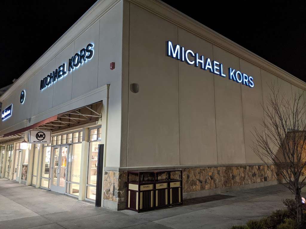 Michael Kors Outlet - 100 Premium Outlets Dr #940, Blackwood, NJ 08012