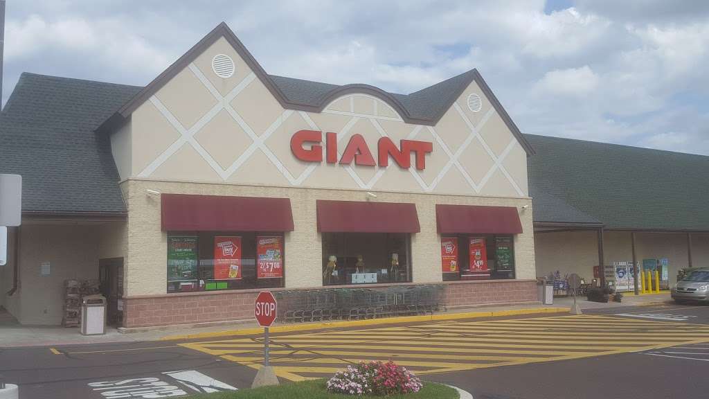 GIANT Food Stores | 5858 Easton Rd, Plumsteadville, PA 18949, USA | Phone: (215) 766-8665