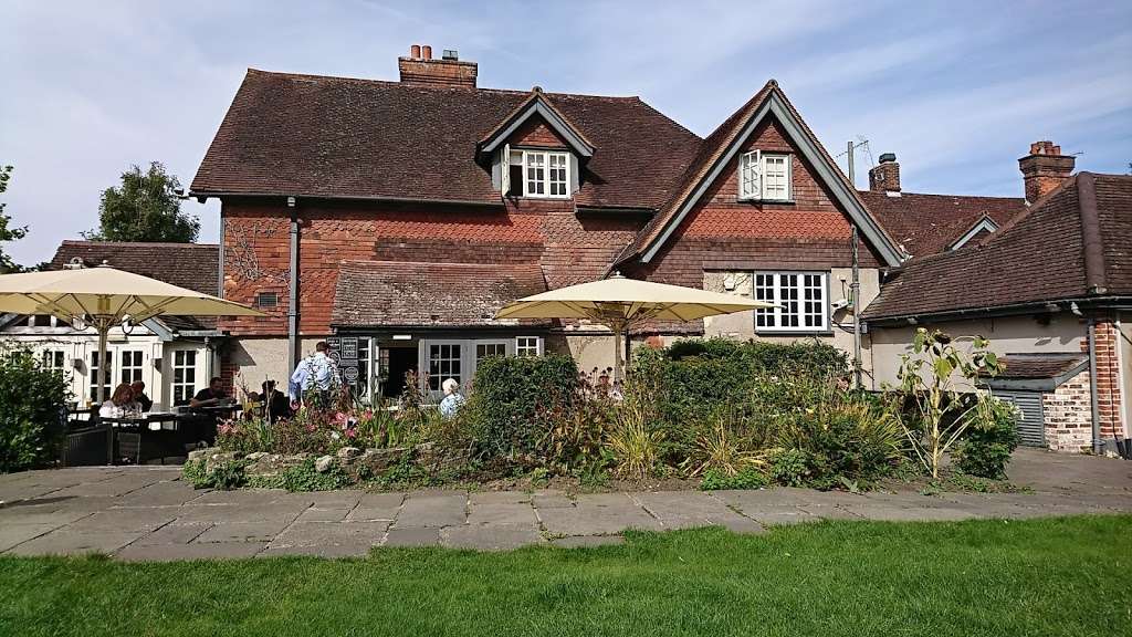 The White Hart | High St, Brasted, Westerham TN16 1JE, UK | Phone: 01959 569457