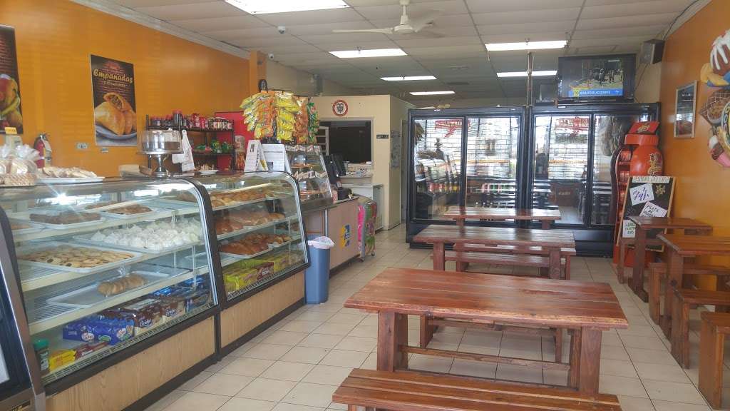 Cafeteria Panaderia Central | 12788 Veterans Memorial Dr, Houston, TX 77014, USA | Phone: (281) 866-7630