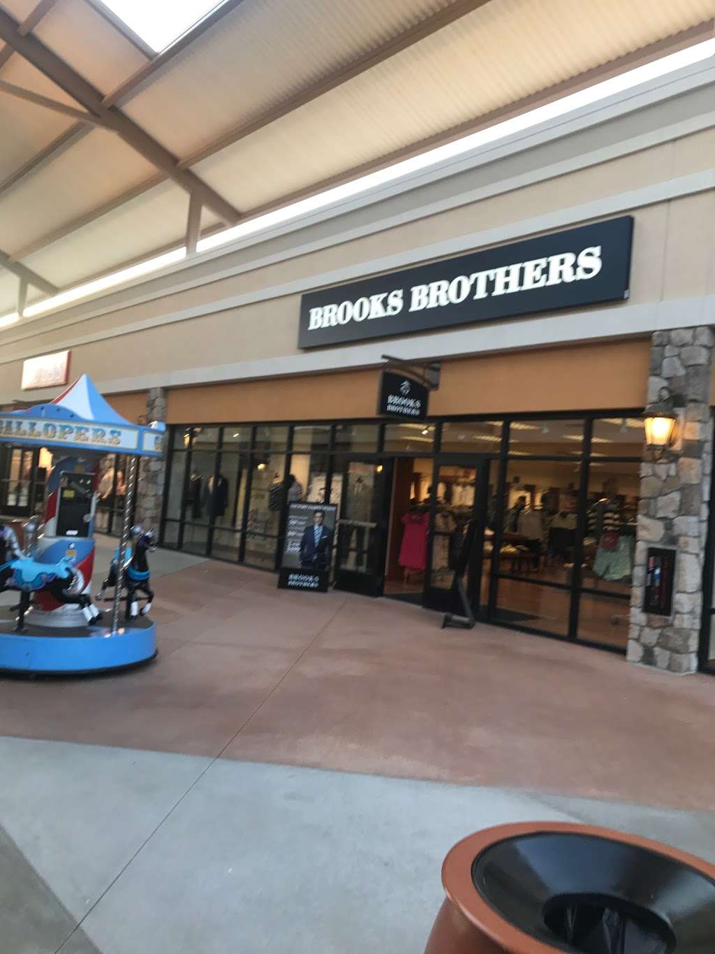 Brooks Brothers Factory Outlet | 5701 Outlets at Tejon Pkwy Suite 920, Arvin, CA 93203, USA | Phone: (661) 858-2803