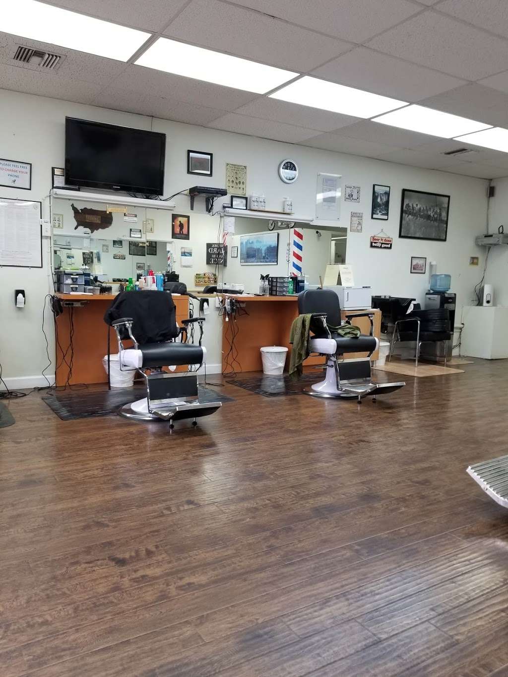 Burbank Barber Shop | 4020 W Magnolia Blvd, Burbank, CA 91505, USA | Phone: (818) 260-0482