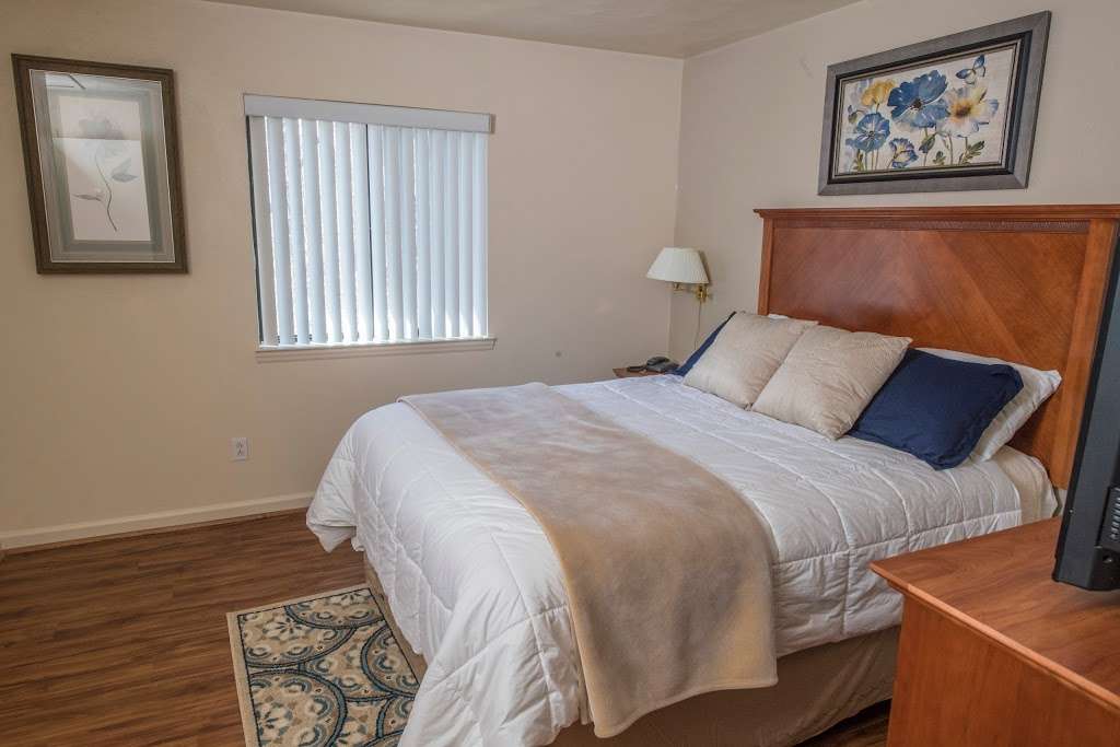 Affordable Corporate Suites | 2675 Concord Farms Rd, Concord, NC 28027 | Phone: (704) 788-1652