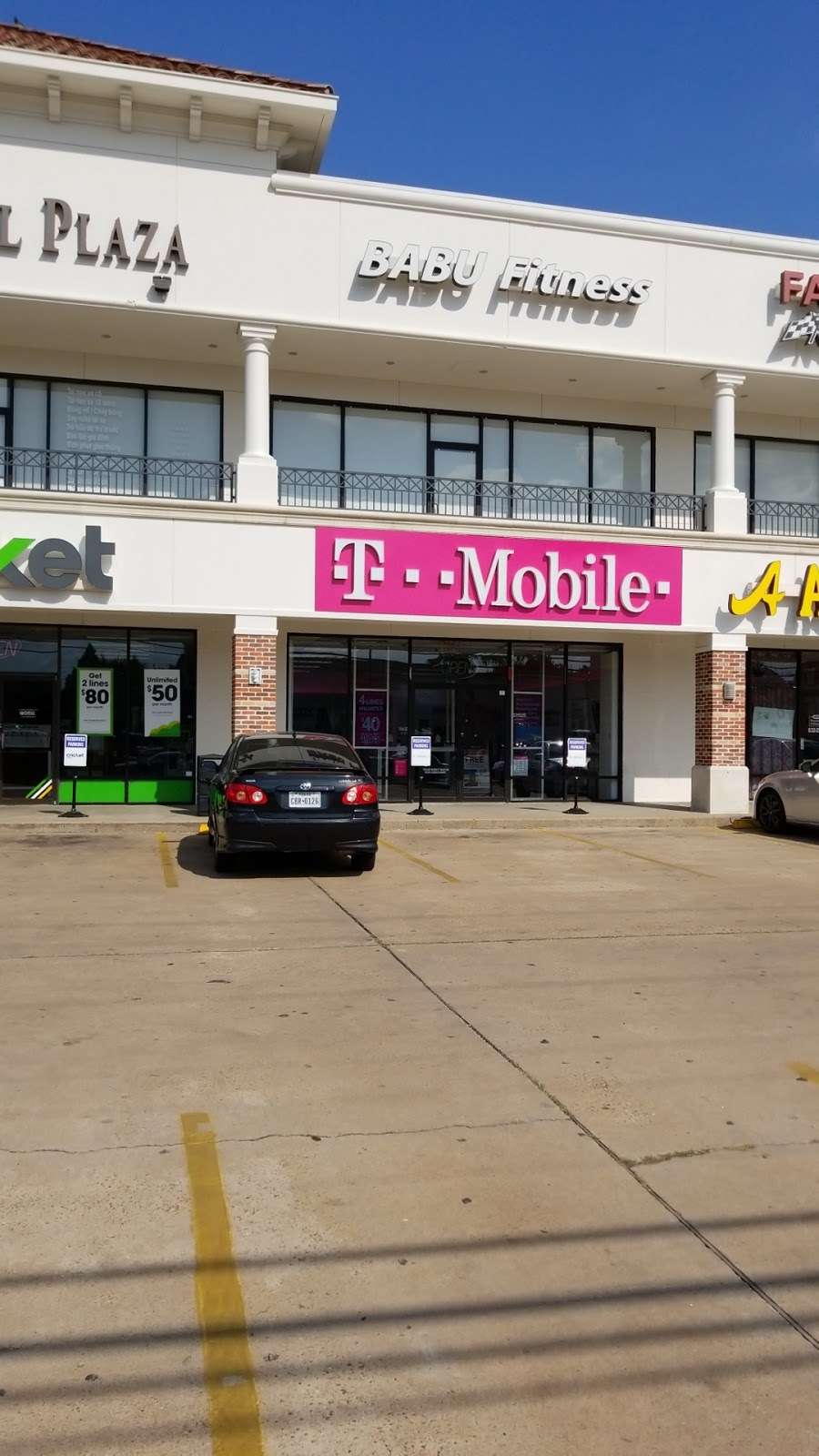 T-Mobile | 3219 Hillcroft St, Houston, TX 77057, USA | Phone: (832) 581-3313