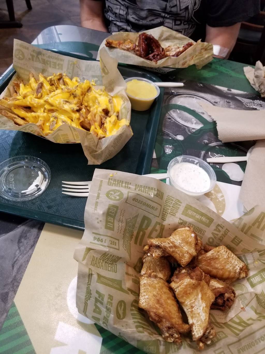 Wingstop | 8641 W Ridgewood Dr, Parma, OH 44129, USA | Phone: (440) 345-5181