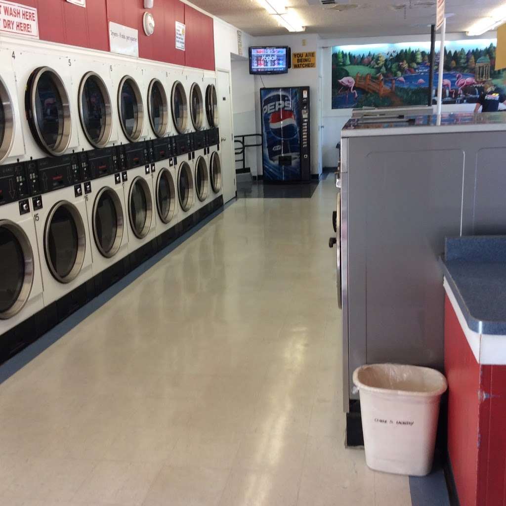 College Square Coin Laundry | 156 N Ashwood Ave, Ventura, CA 93003, USA | Phone: (805) 658-9912