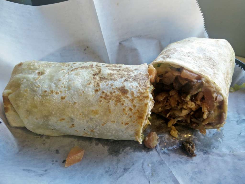 El Burrito Bravo | 1810 N Delany Rd, Gurnee, IL 60031, USA | Phone: (847) 596-4990