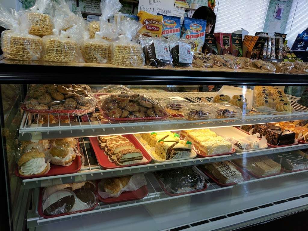 Anthonys Italian Style North End Deli | 5 Man-Mar Dr, Plainville, MA 02762, USA | Phone: (508) 695-4221