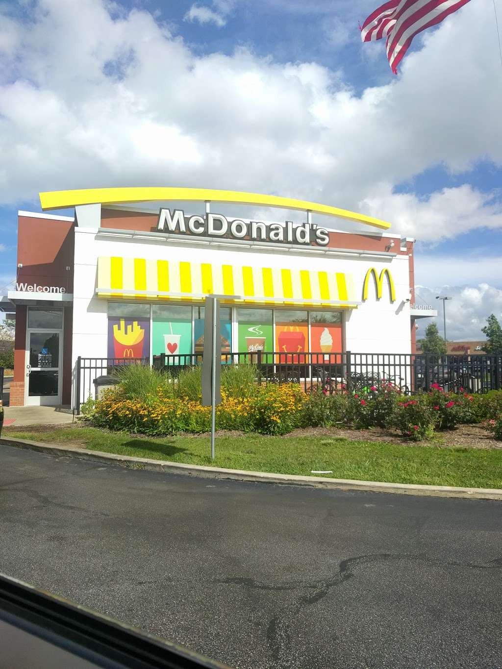McDonalds | 1039 E 9th St, Lockport, IL 60441, USA | Phone: (815) 838-6304