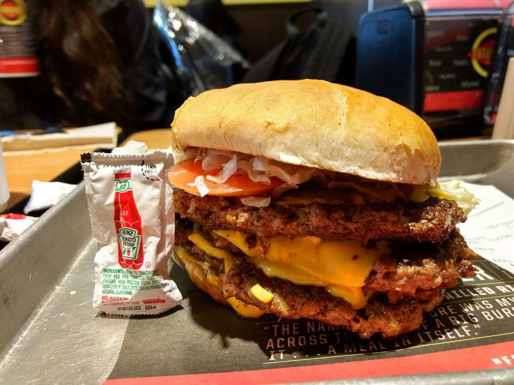 Fatburger & Buffalos Express | 474 N Beverly Dr, Beverly Hills, CA 90210, USA | Phone: (310) 274-2297