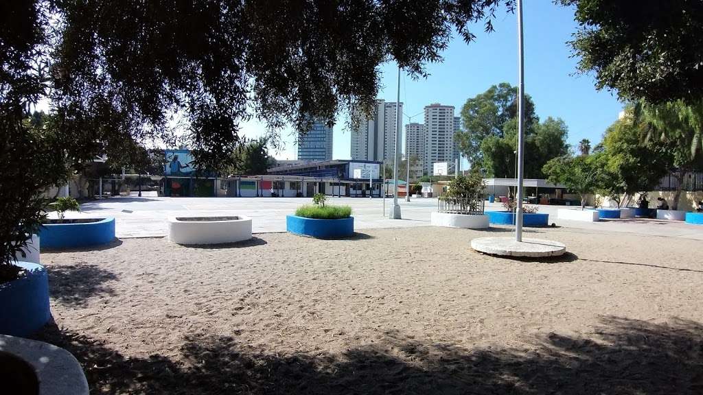 Federal Cuauhtemoc Elementary School | Av. Independencia y Padre Kino Sin Número Zona B.C., Zona Urbana Rio Tijuana, 22010 Tijuana, B.C., Mexico | Phone: 664 683 1553