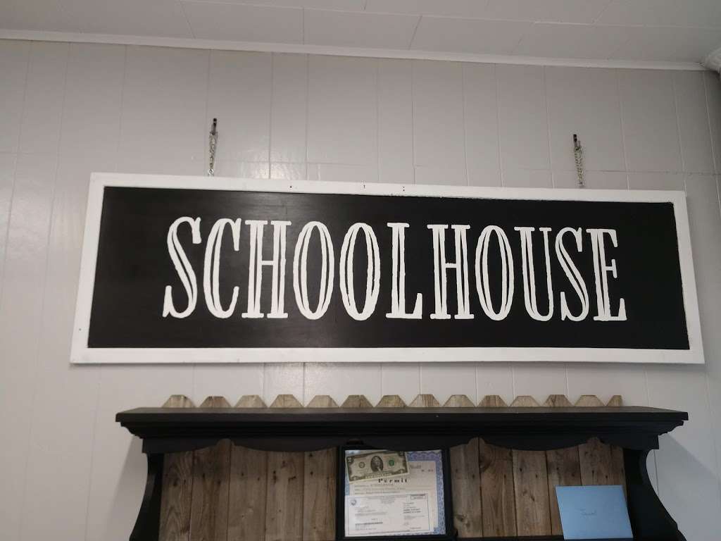 Schoolhouse Inn | 15 S Bierma St, Wheatfield, IN 46392, USA | Phone: (219) 956-2950