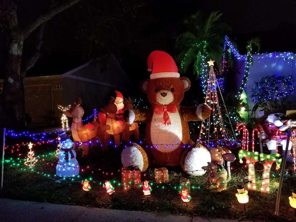Keri & Rons Christmas Light Display | 5539 Garden Grove Cir, Winter Park, FL 32792, USA
