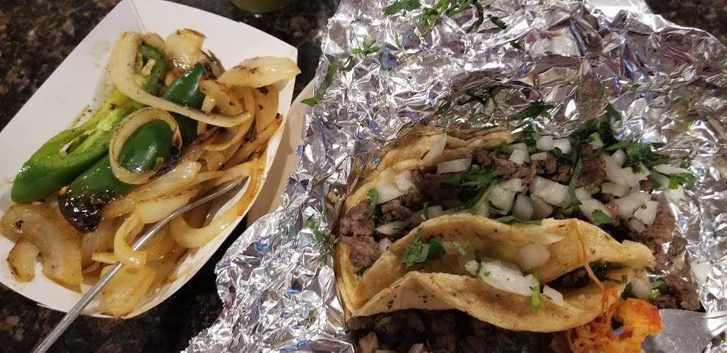 Tacos El Rio | 6070 E, IL-17, Kankakee, IL 60901 | Phone: (815) 614-3332