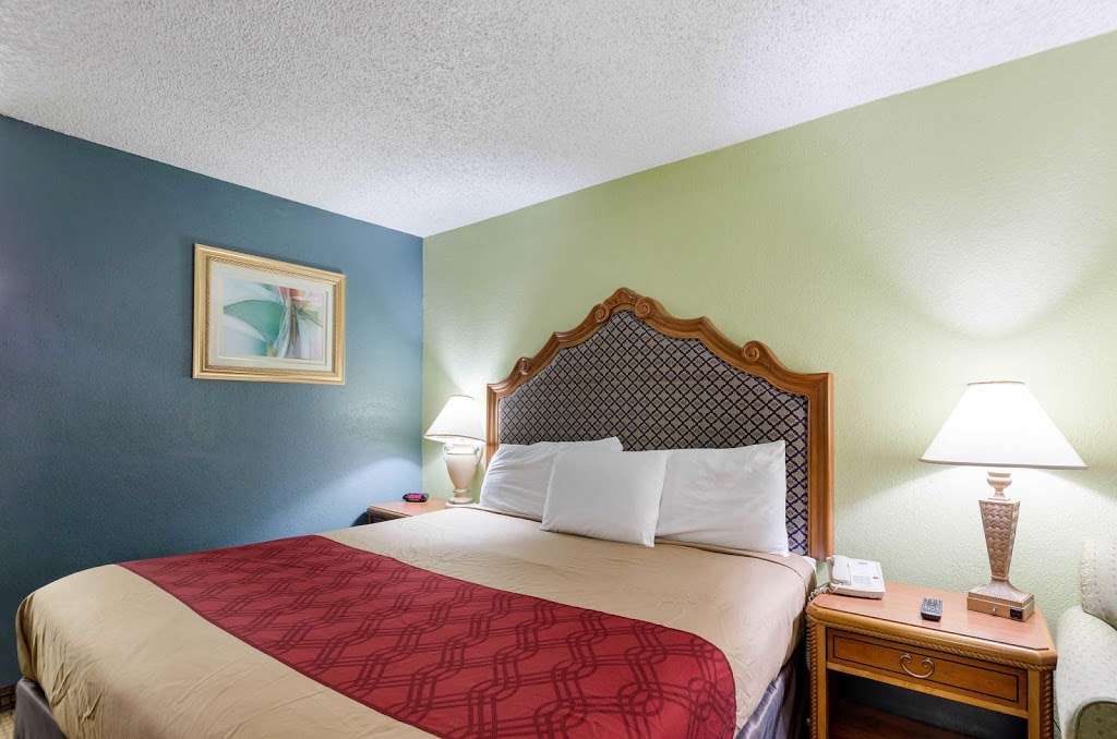 Econo Lodge | 1601 Interstate 45 S, Conroe, TX 77301, USA | Phone: (936) 756-8941