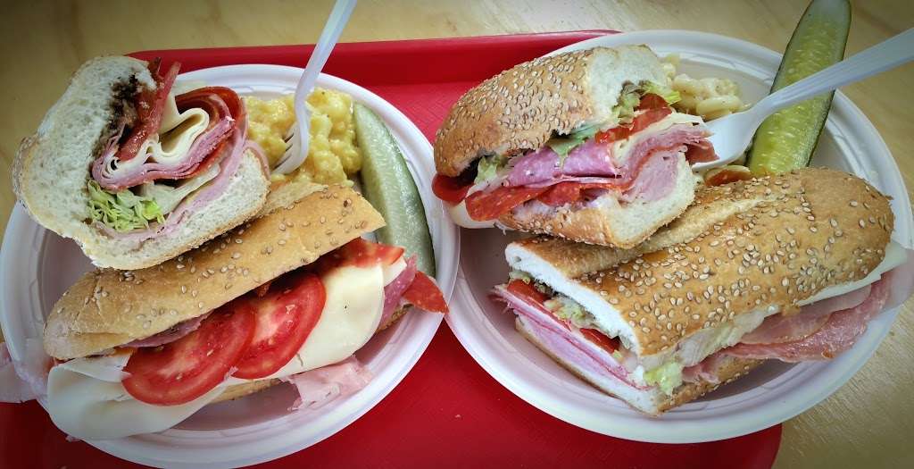 Dockside Deli | 605 Bergen Ave, West Babylon, NY 11704, USA | Phone: (631) 539-7373