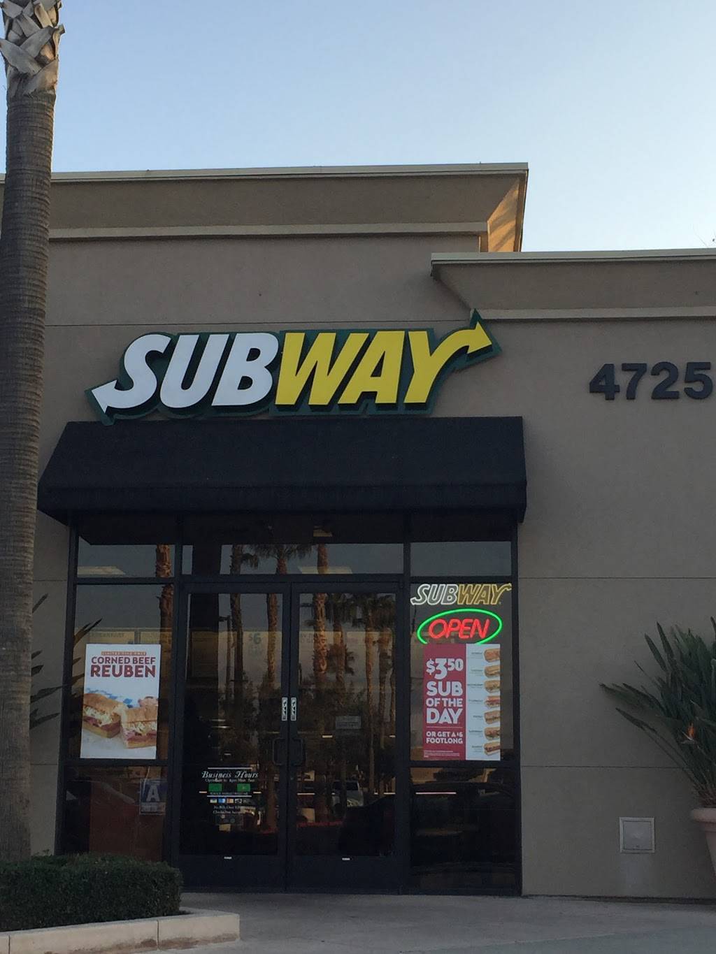 Subway | 4725 Panama Ln Suite D1, Bakersfield, CA 93313, USA | Phone: (661) 832-5917