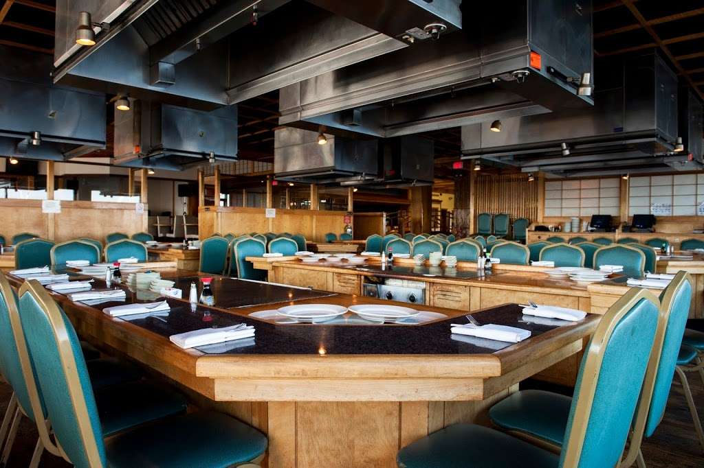 Hibachi Japanese Steakhouse & Sushi Bar | 325 N Christopher Columbus Blvd, Philadelphia, PA 19106, USA | Phone: (215) 592-7100