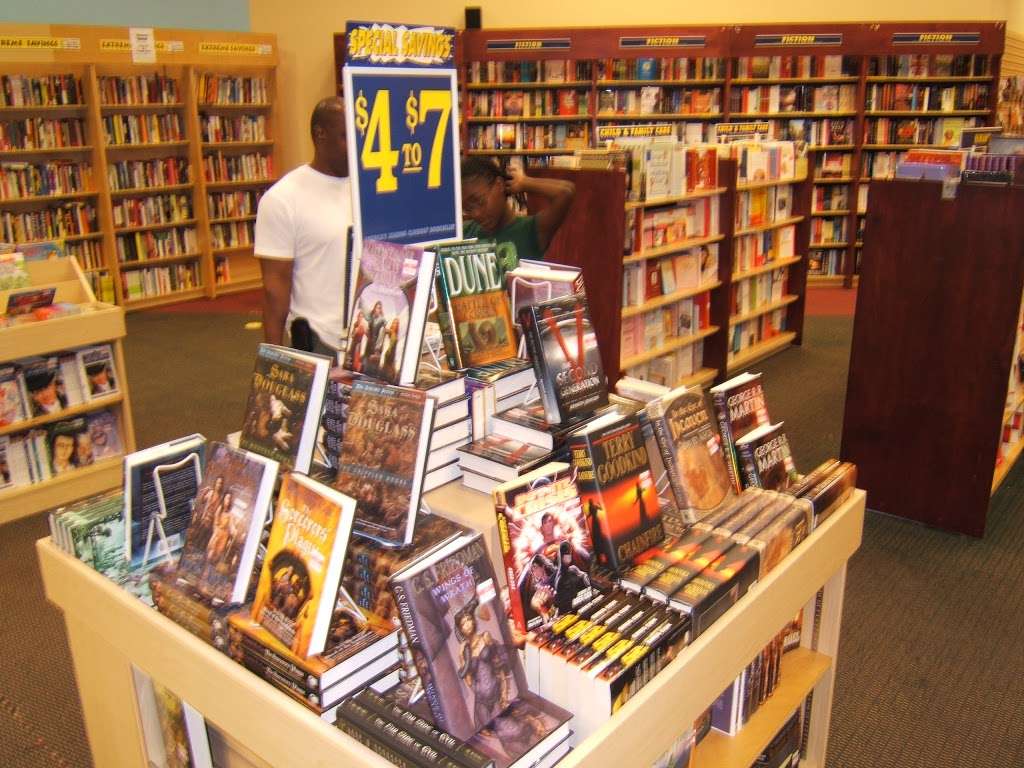 Book Warehouse | 15765 S Apopka Vineland Rd, Orlando, FL 32821 | Phone: (407) 239-7111