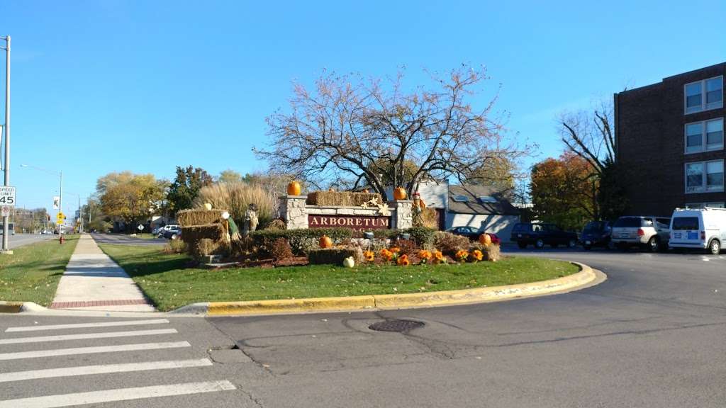 Arboretum Village Apartments | 1790, 2201 Dogwood Dr, Lisle, IL 60532, USA | Phone: (630) 852-4505