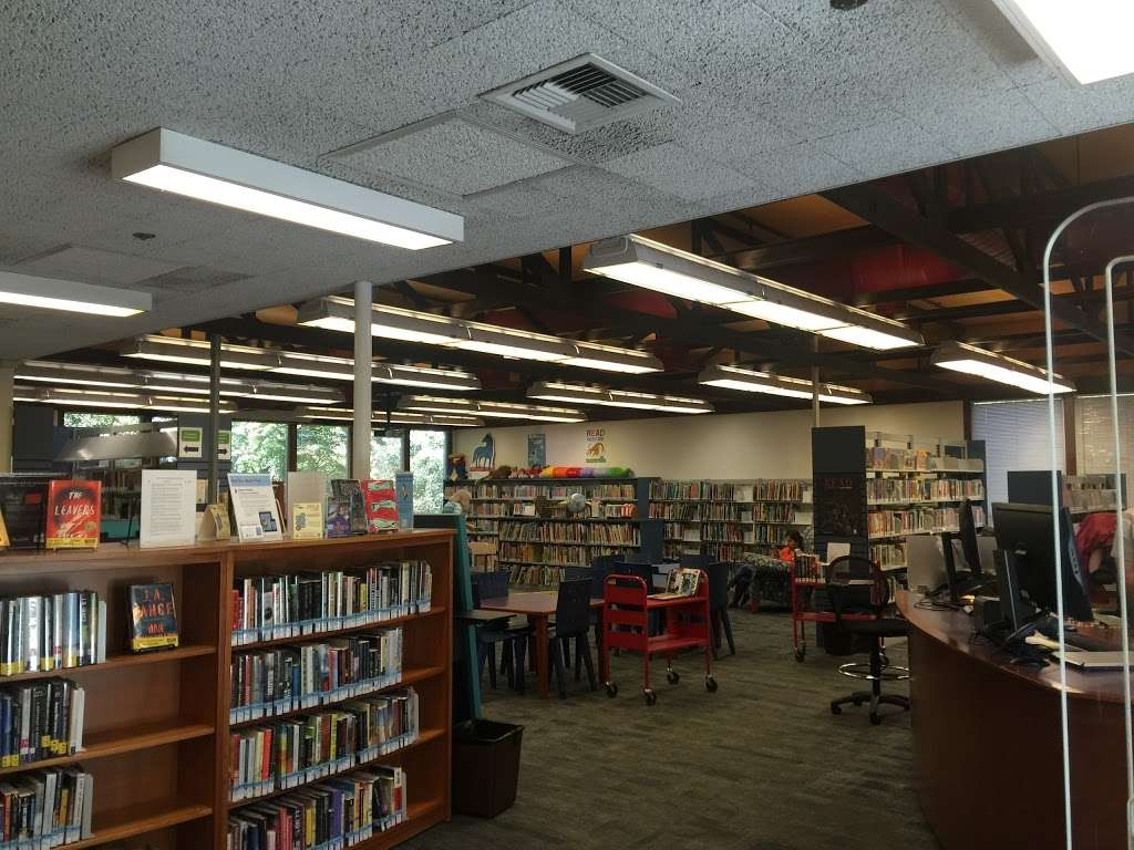 Woodland Branch Library | 1975 Grant Rd, Los Altos, CA 94024, USA | Phone: (650) 969-6030