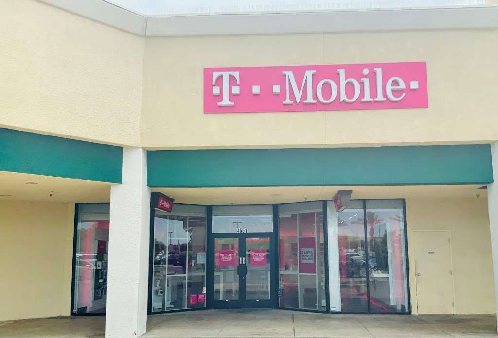 T-Mobile | 4551 E Cactus Rd, Phoenix, AZ 85032, USA | Phone: (602) 569-0029