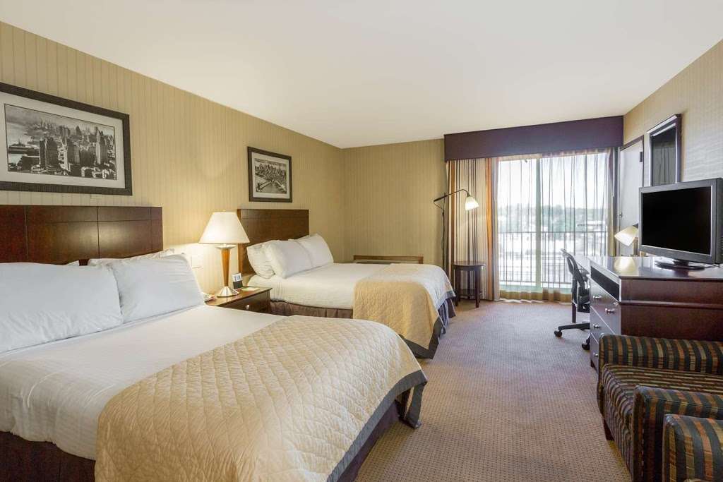 Wyndham Garden Newark Airport | 500 US-1, Newark, NJ 07114 | Phone: (973) 824-4000