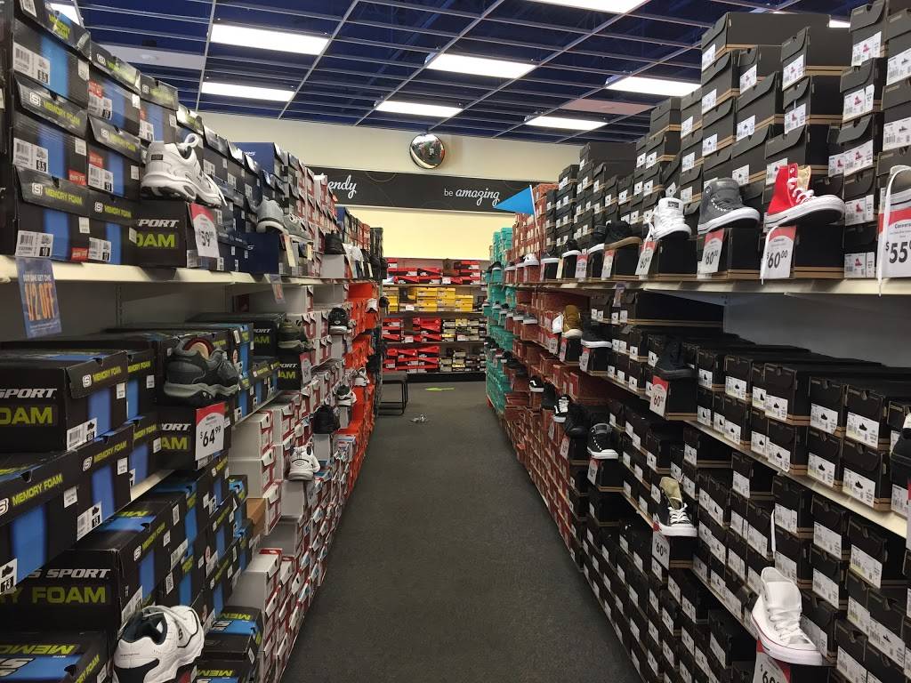 Shoe Carnival | 9591 Riverside Pkwy, Tulsa, OK 74137, USA | Phone: (918) 299-0369