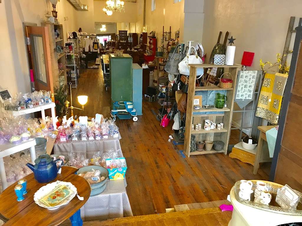 Waynesboro Pickers Emporium | 1511 E Main St, Waynesboro, PA 17268 | Phone: (717) 655-7063