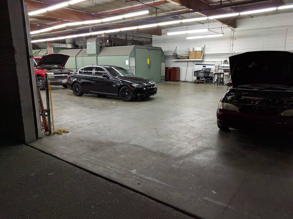 Maaco Collision Repair & Auto Painting | 4515 San Fernando Rd, Glendale, CA 91204, USA | Phone: (818) 254-8026