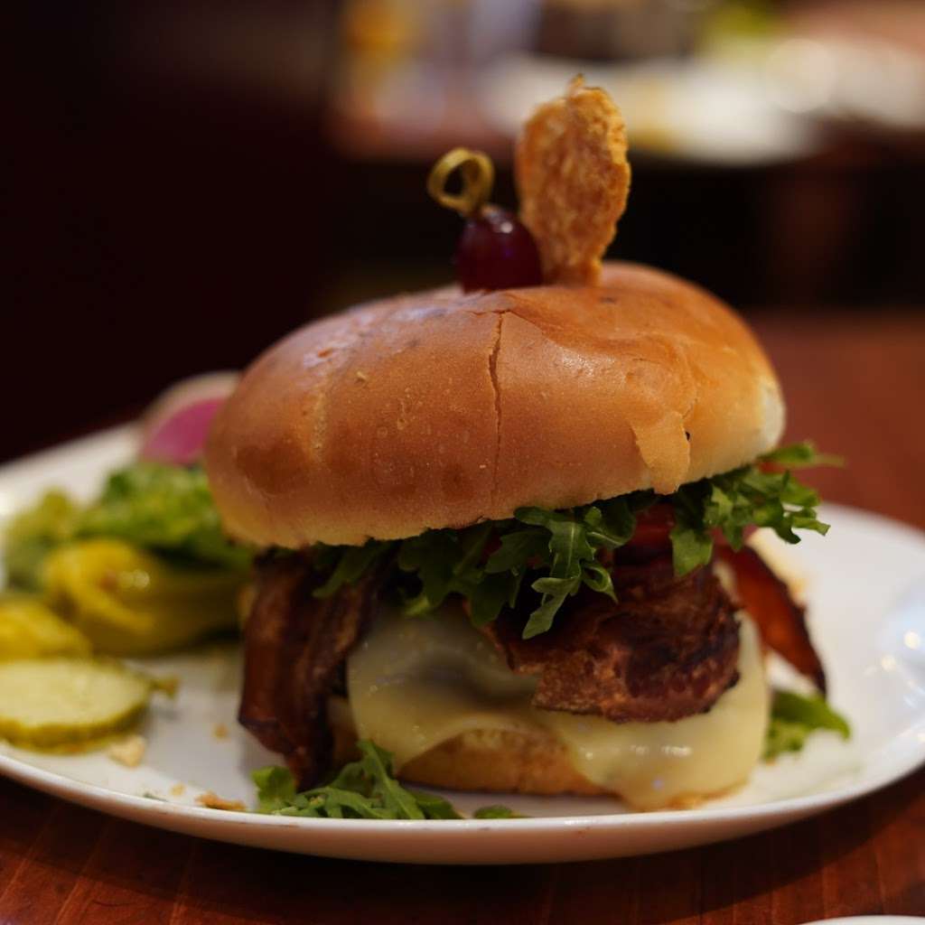 Napa Valley Burger | 670 Bridgeway, Sausalito, CA 94965, USA | Phone: (415) 332-1454