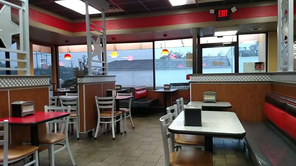 Hardees | 611 N Main St, Belmont, NC 28012, USA | Phone: (704) 825-3272