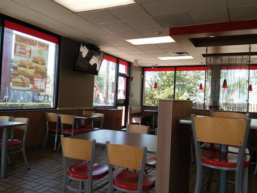 Burger King | 168 Belmont Ave, Haledon, NJ 07508, USA | Phone: (973) 595-6662