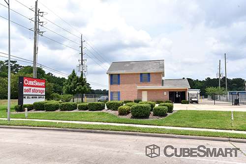 CubeSmart Self Storage | 350 W Rankin Rd, Houston, TX 77090, USA | Phone: (281) 872-7290
