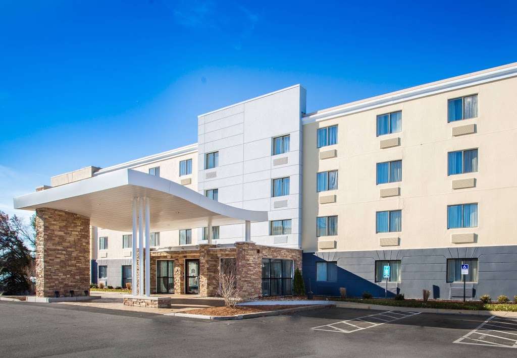 Fairfield Inn & Suites by Marriott Raynham Middleborough/Plymout | 4 Chalet Rd, Middleborough, MA 02346, USA | Phone: (508) 946-4000