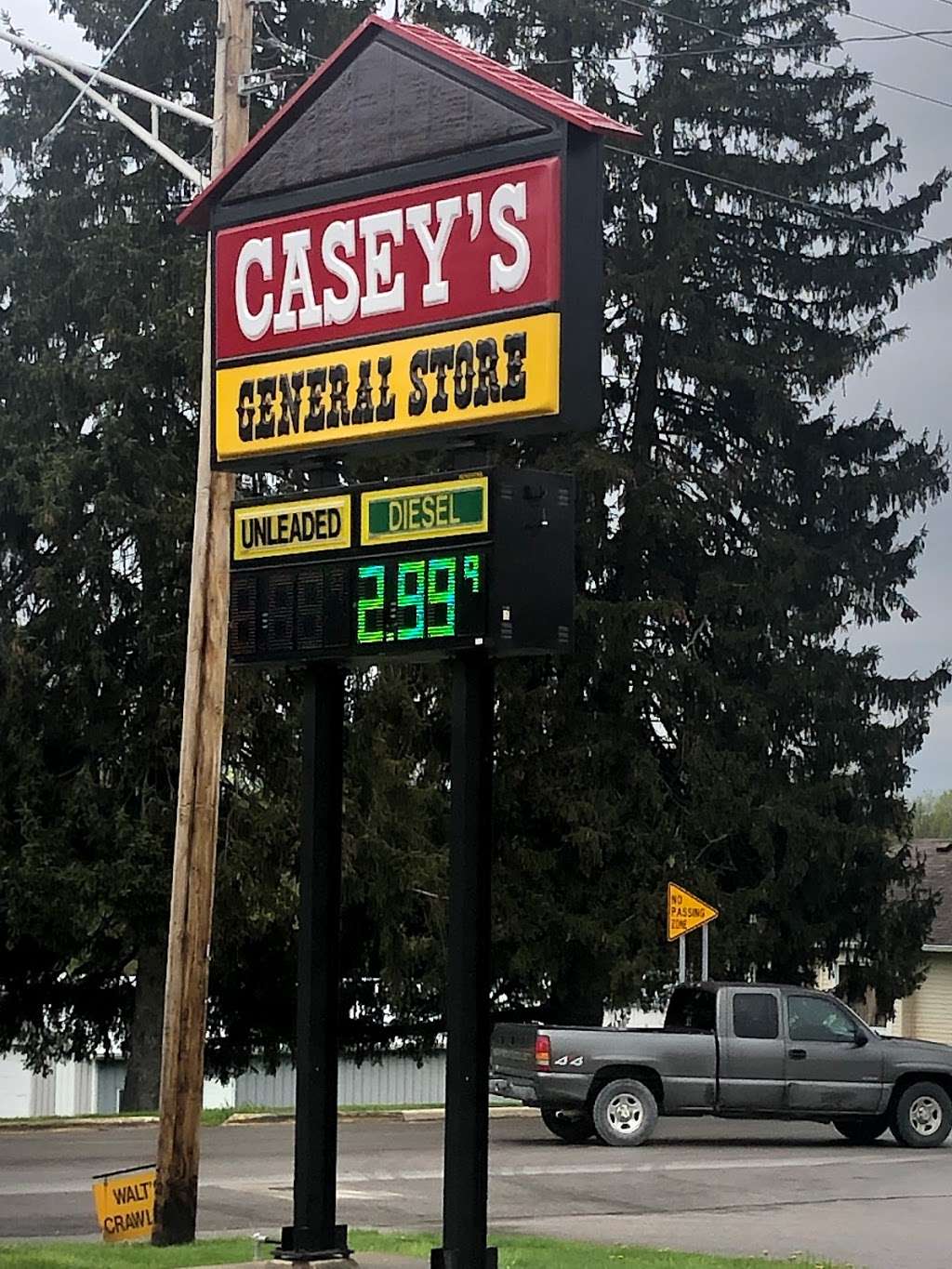 Caseys | 355 N Main St, Cloverdale, IN 46120, USA | Phone: (765) 795-2444