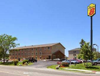 Super 8 by Wyndham Columbus | 110 Carr Hill Rd, Columbus, IN 47201 | Phone: (812) 372-8828