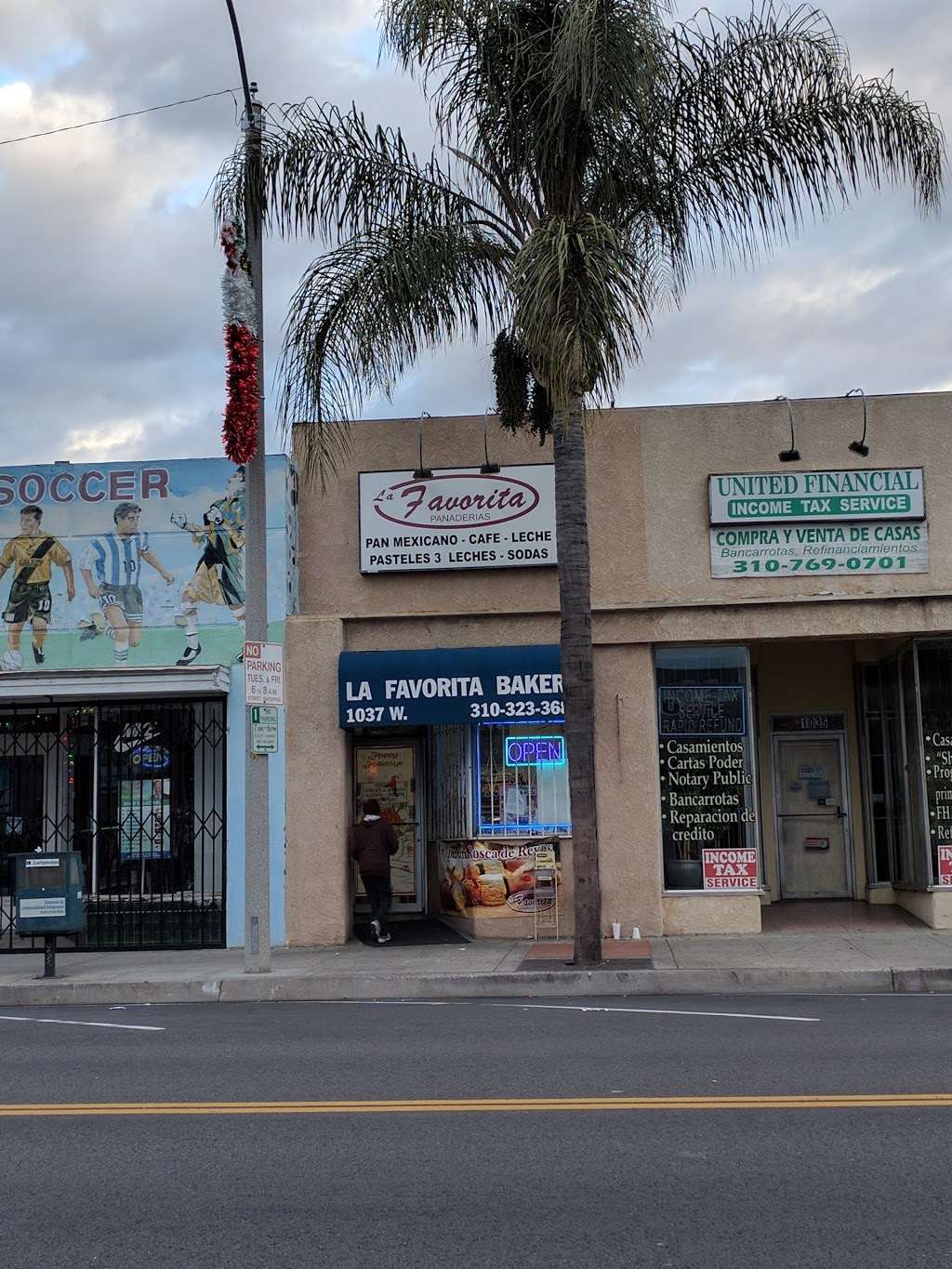 La Favorita Bakery | 1037 W Gardena Blvd, Gardena, CA 90247, USA | Phone: (310) 323-3688