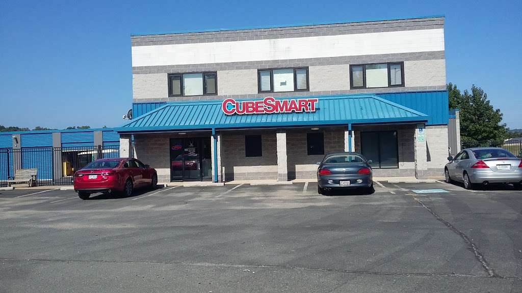 CubeSmart Self Storage | 847 Trailview Blvd SE, Leesburg, VA 20175 | Phone: (703) 777-8211