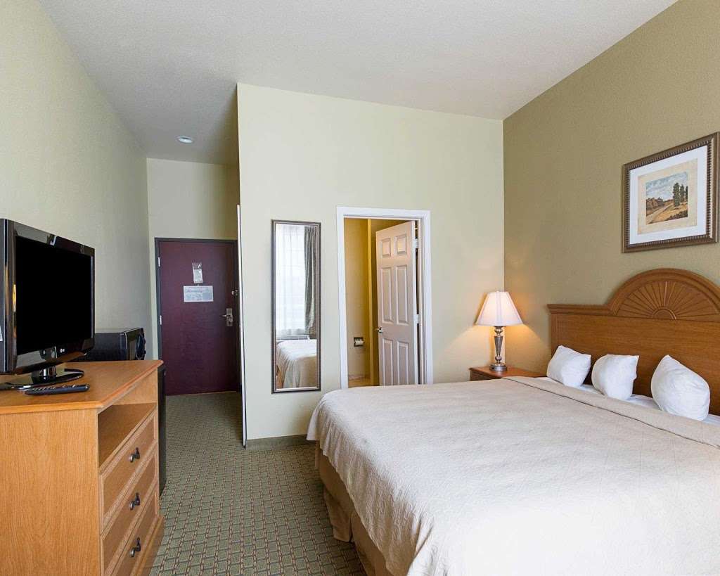 Quality Inn & Suites | 11003 W Fairmont Pkwy, La Porte, TX 77571, USA | Phone: (281) 471-2400