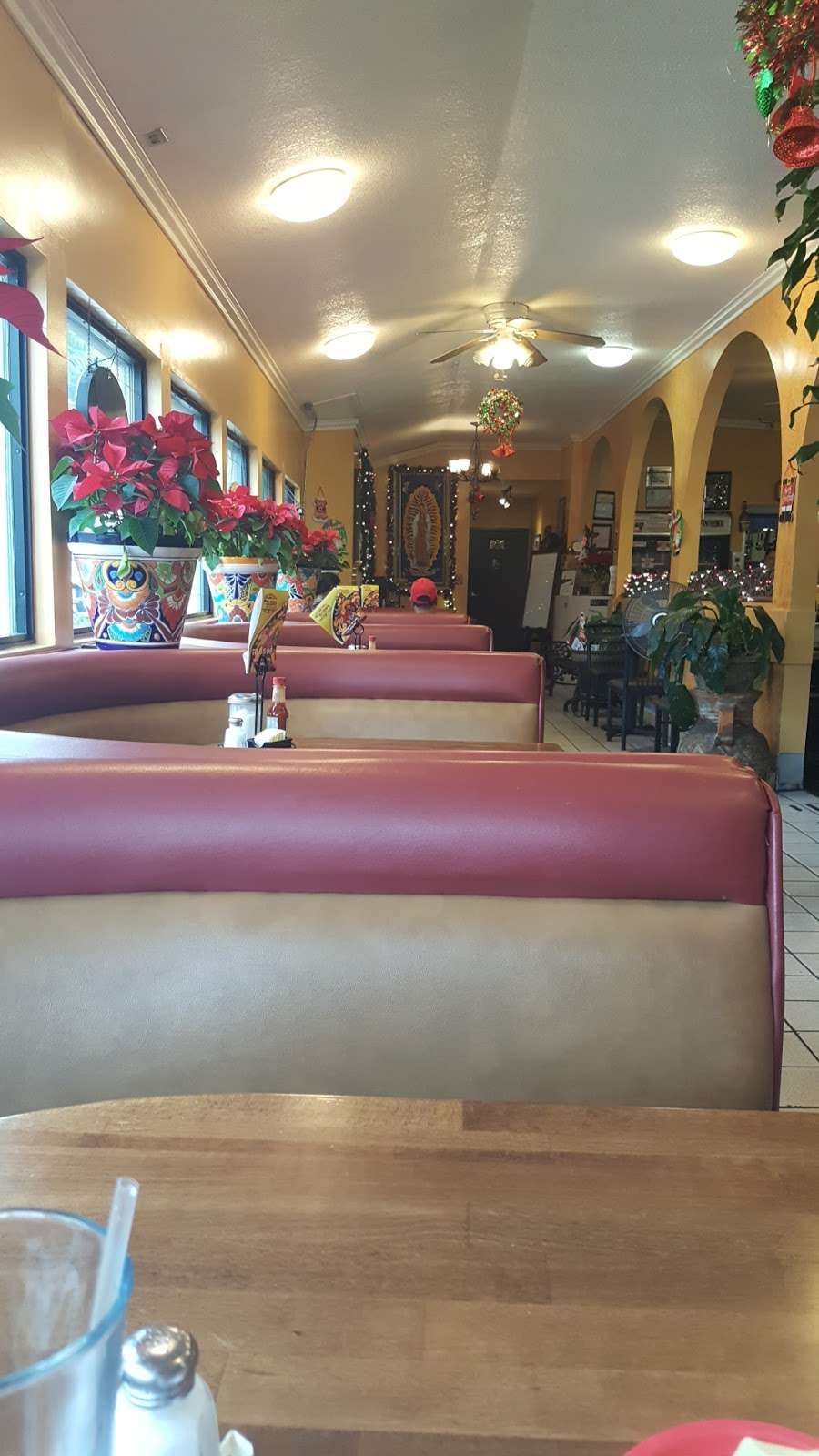 El Compa Restaurant | 7010 Rosecrans Ave, Paramount, CA 90723, USA | Phone: (562) 630-1068