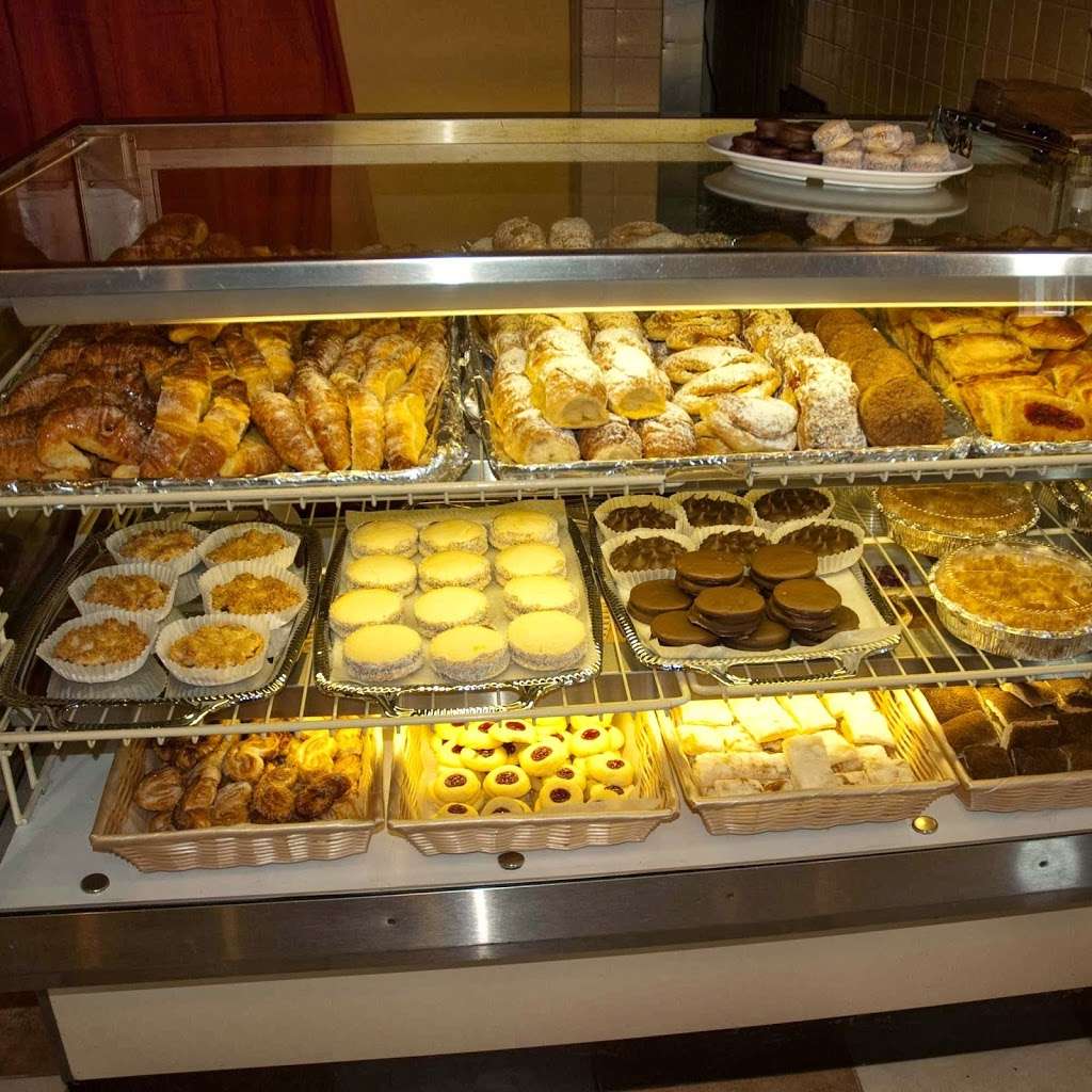 Tango Pastry | 6100 Richmond Hwy, Alexandria, VA 22303, USA | Phone: (703) 477-2577