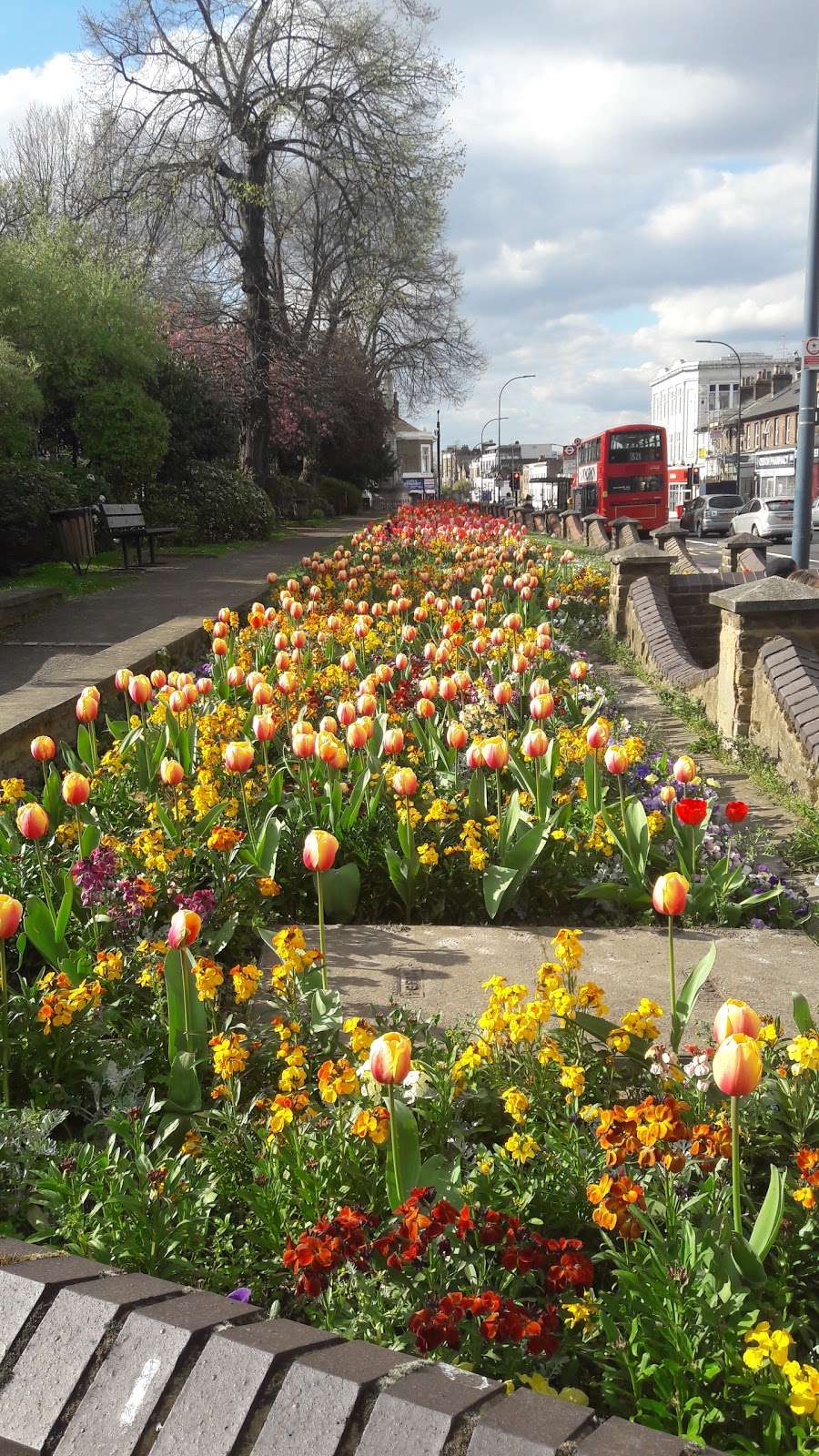 Borough of Deptford Memorial Gardens | 239 Lewisham Way, London SE4 1XT, UK | Phone: 020 8314 6000