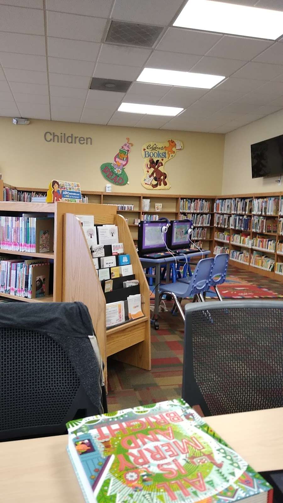 Lake Los Angeles Library | 16921 East Avenue O, #A, Palmdale, CA 93591, USA | Phone: (661) 264-0593