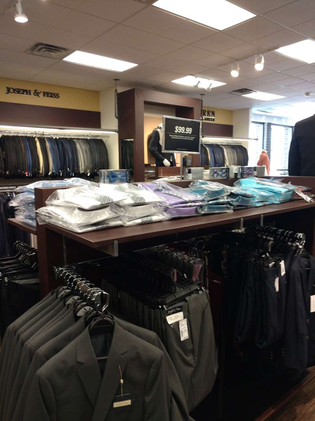 Mens Wearhouse | 3400 Long Beach Rd, Oceanside, NY 11572 | Phone: (516) 536-0226