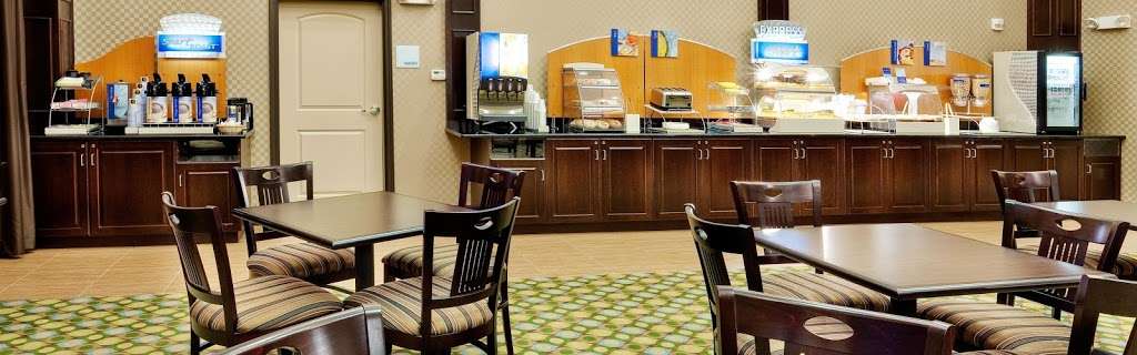 Holiday Inn Express & Suites Limerick - Pottstown | 15 Keystone Dr, Limerick, PA 19468, USA | Phone: (484) 932-8827