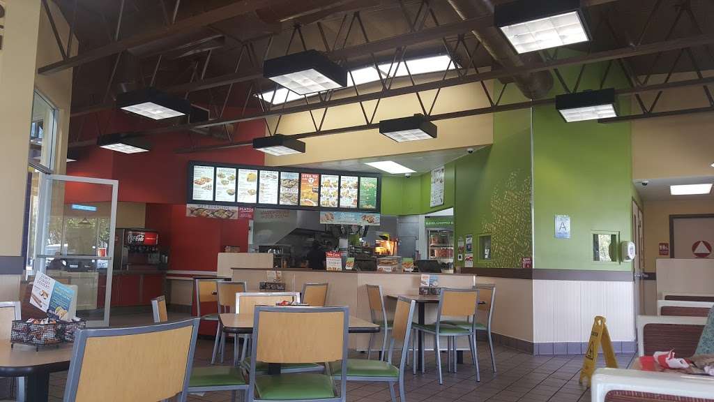 Del Taco | 4344 University Pkwy, San Bernardino, CA 92407, USA | Phone: (909) 473-9512