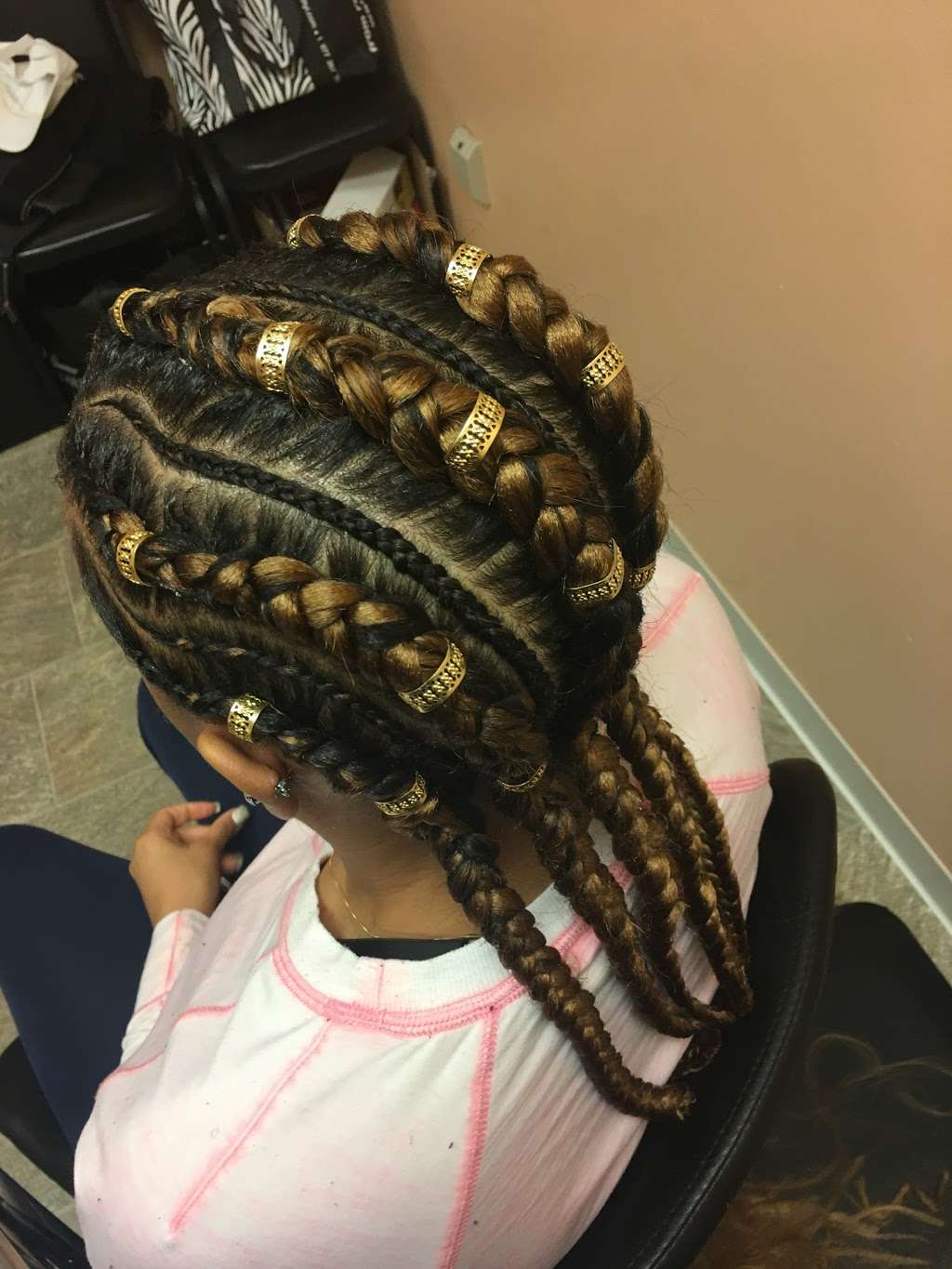 Hair With Ashyia DiVine @ Grandeur Salon And Spa | Granduer Salon And Spa, 1809 Knapp St, Crest Hill, IL 60403, USA | Phone: (815) 408-0772