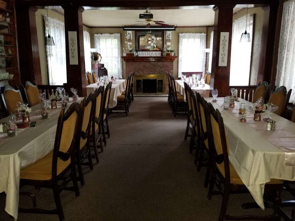 Legendary Tannersville Inn | 2977 PA-611, Tannersville, PA 18372 | Phone: (570) 629-3131