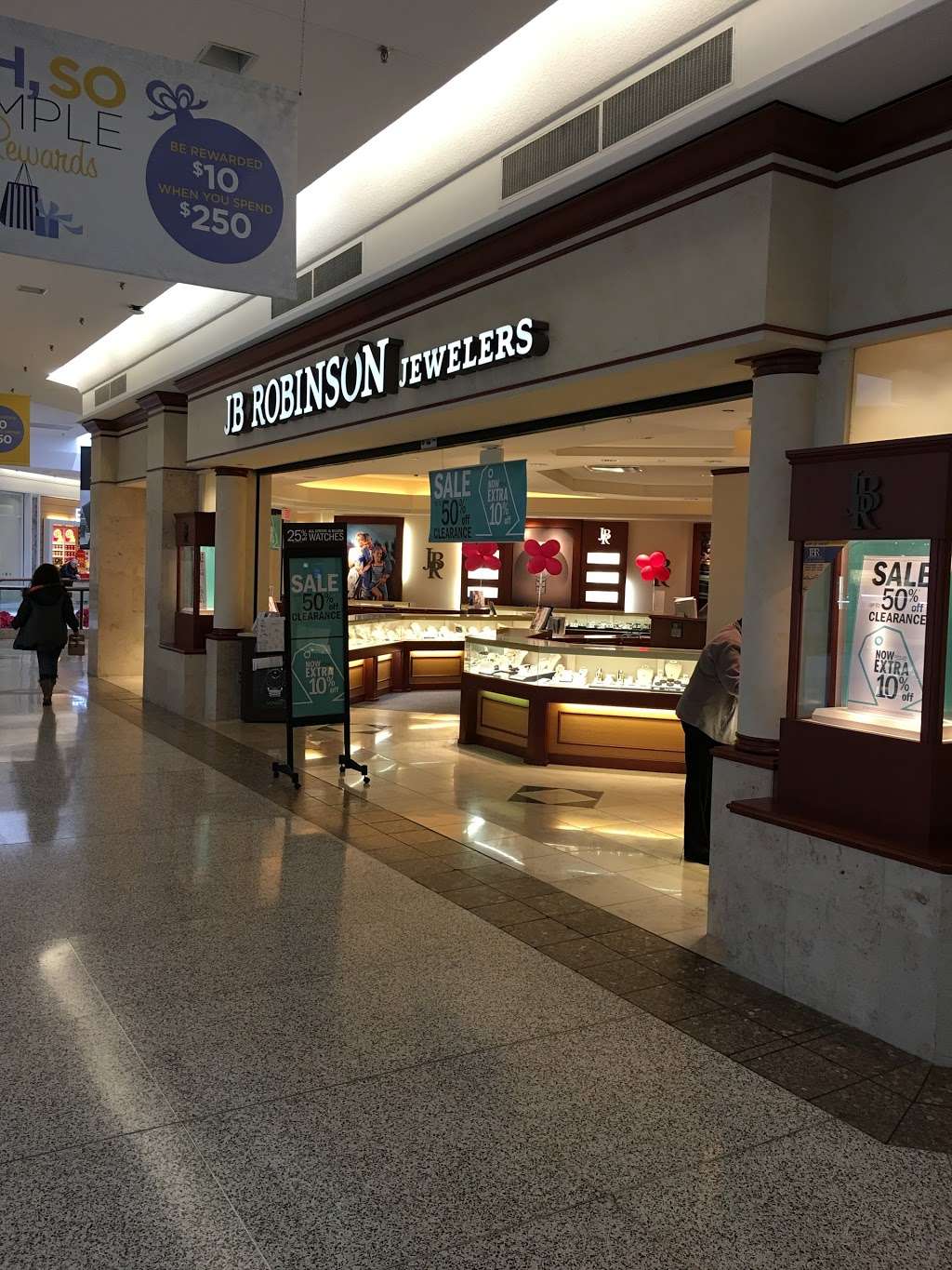 J.B. Robinson Jewelers | 2186 Southlake Mall Unit AU-522, Merrillville, IN 46410, USA | Phone: (219) 769-4226